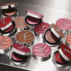 Make Me Blush - Blush Crème lumineux effet sculptant Make Me Blush - Blush Crème lumineux effet sculptant